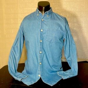 Banana Republic Chambray Button Down Shirt